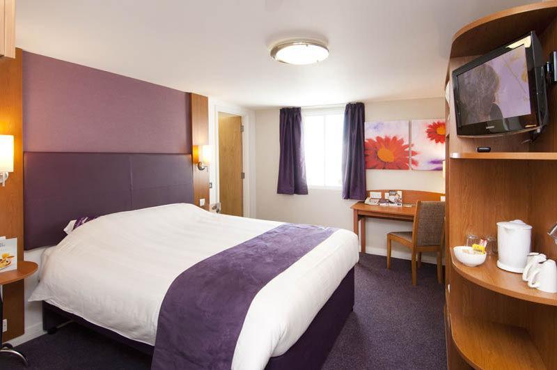 Premier Inn Lichfield North East Extérieur photo